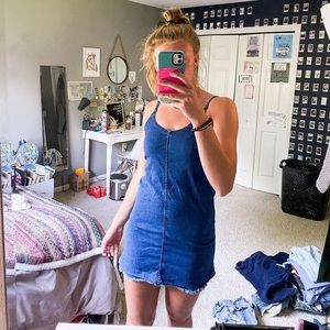adorable jean dress 🤩